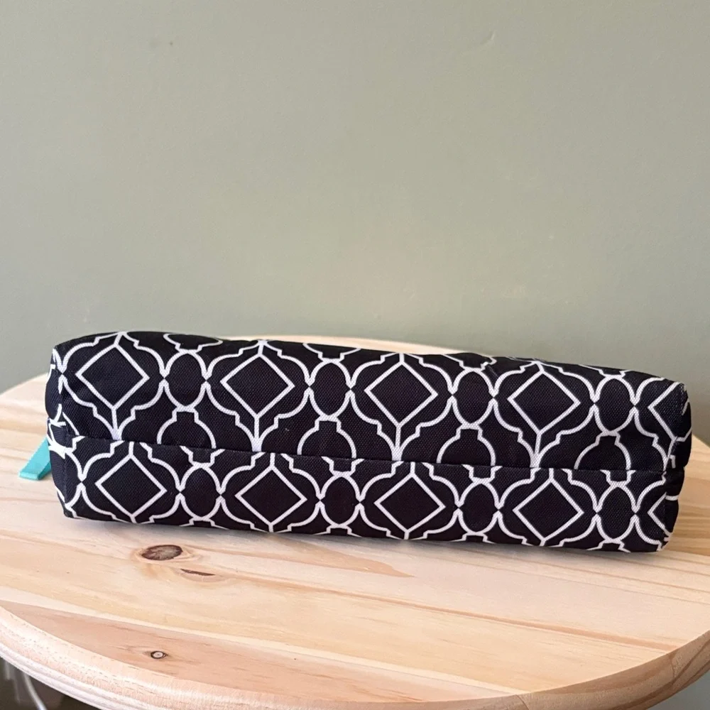 Igloo Black and White Geometric Garment Bag Pouch